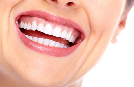 歯ぐきの美しさも叶える総合的な審美修復治療